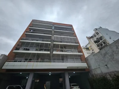 Granaderos 400, Piso 1