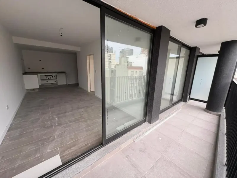 San Juan 2900, Piso 1